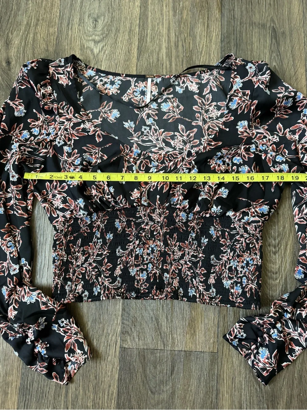 Free People Santiago Floral Smocked Black Puff Long Sleeve Cropped Blouse L